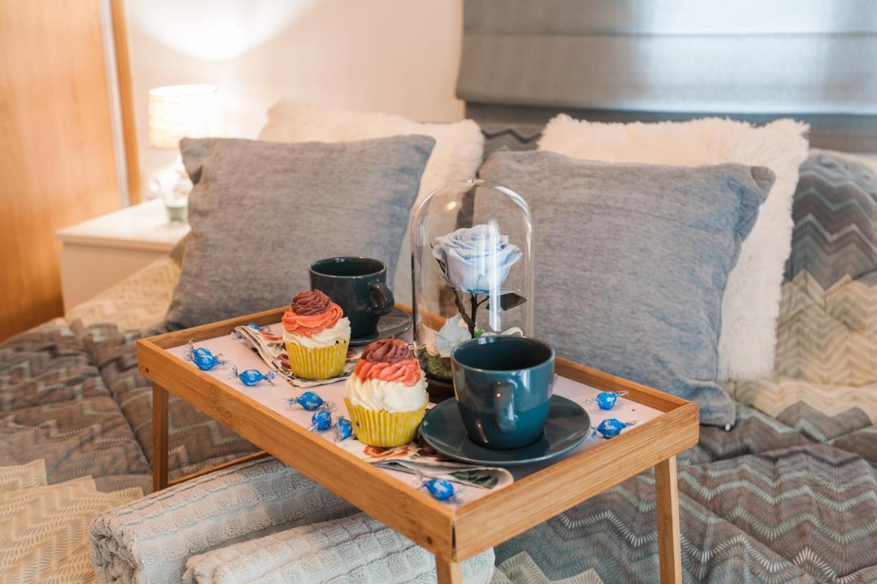 Luxury Seaside Apartment Next To Starbucks Opossite The Beach Park Of Flisvos أثينا المظهر الخارجي الصورة