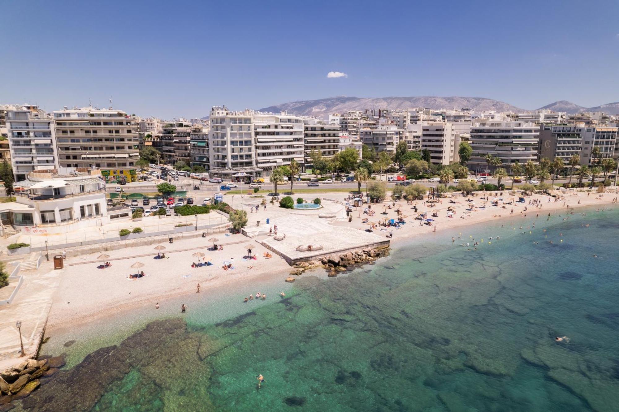 Luxury Seaside Apartment Next To Starbucks Opossite The Beach Park Of Flisvos أثينا المظهر الخارجي الصورة