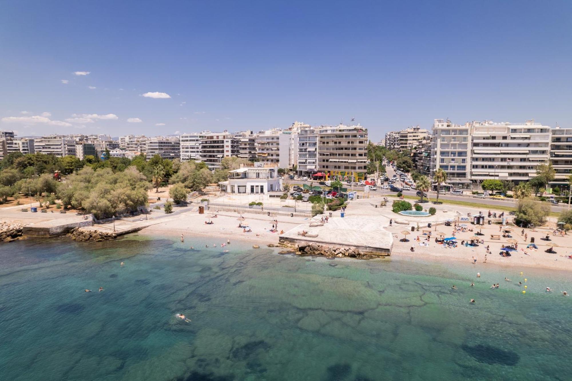 Luxury Seaside Apartment Next To Starbucks Opossite The Beach Park Of Flisvos أثينا المظهر الخارجي الصورة