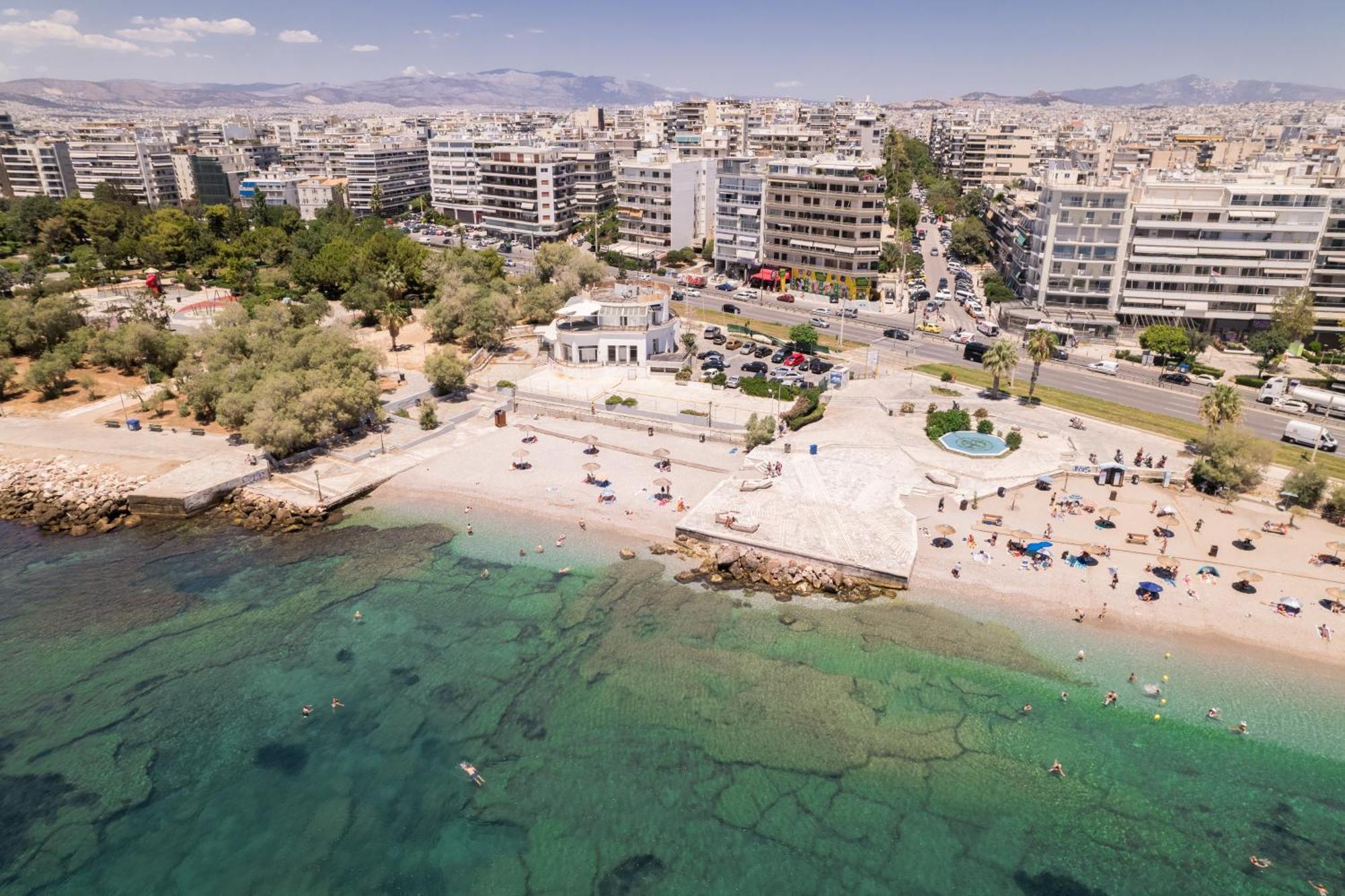 Luxury Seaside Apartment Next To Starbucks Opossite The Beach Park Of Flisvos أثينا المظهر الخارجي الصورة