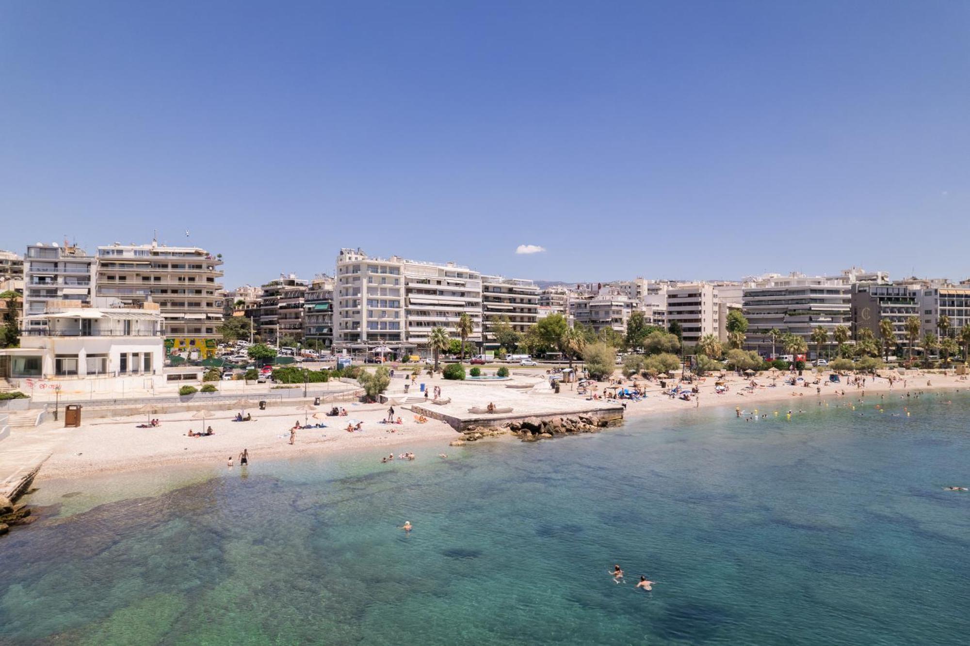 Luxury Seaside Apartment Next To Starbucks Opossite The Beach Park Of Flisvos أثينا المظهر الخارجي الصورة